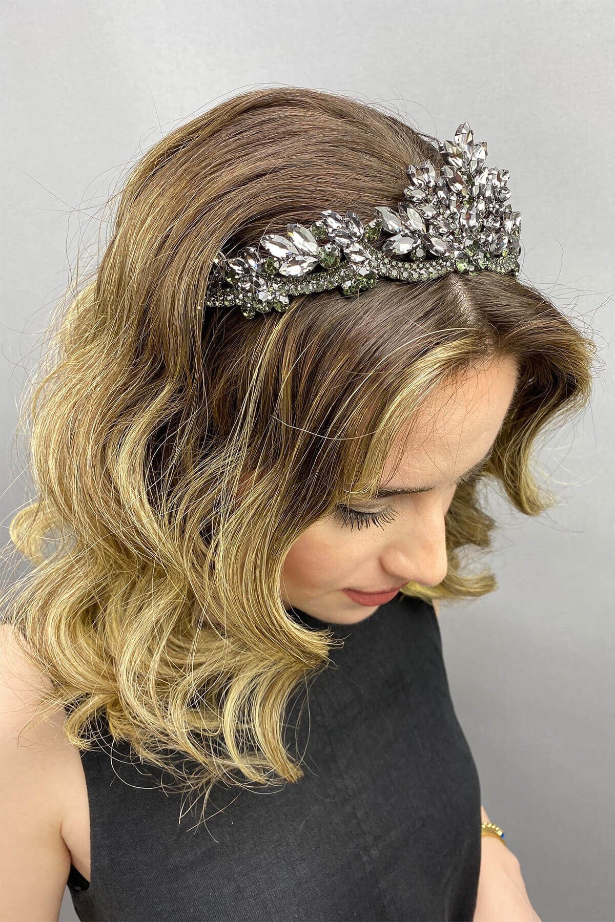 Anthracite Gray Berlin Model Bridal Henna Crown