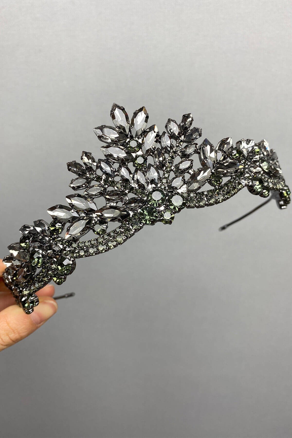 Anthracite Gray Berlin Model Bridal Henna Crown