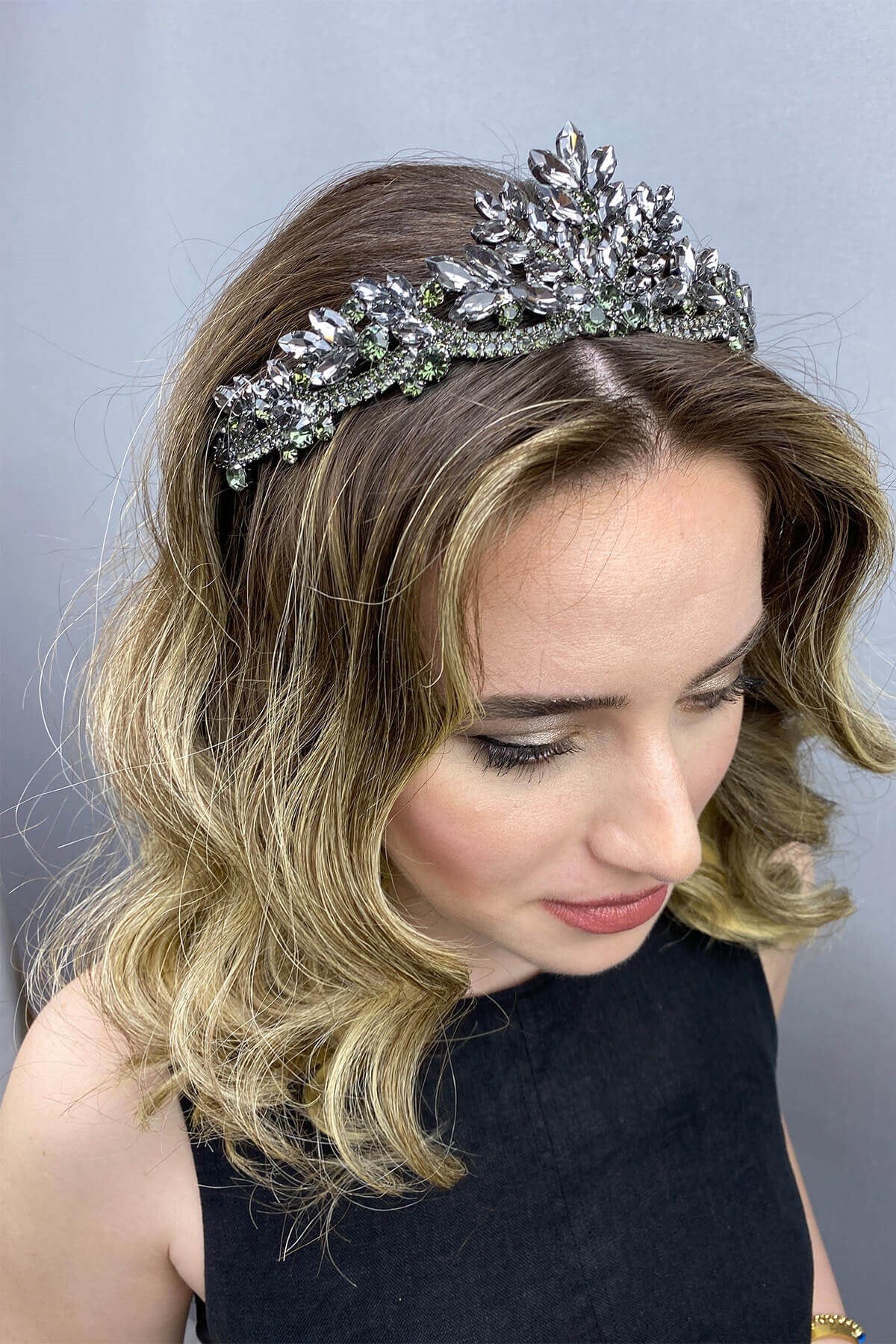 Anthracite Gray Berlin Model Bridal Henna Crown