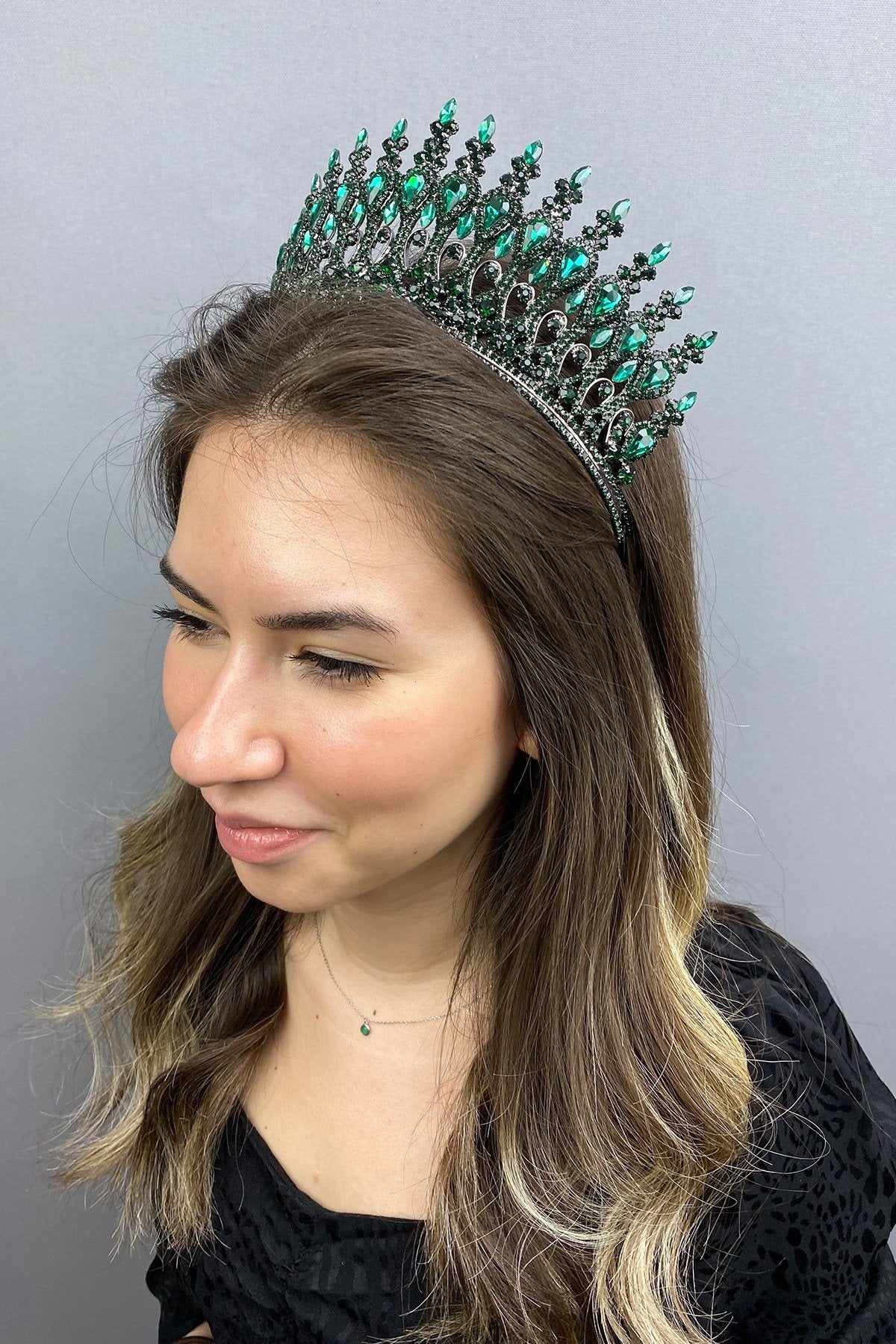 Anthracite Emerald Green Henna Bridal Crown