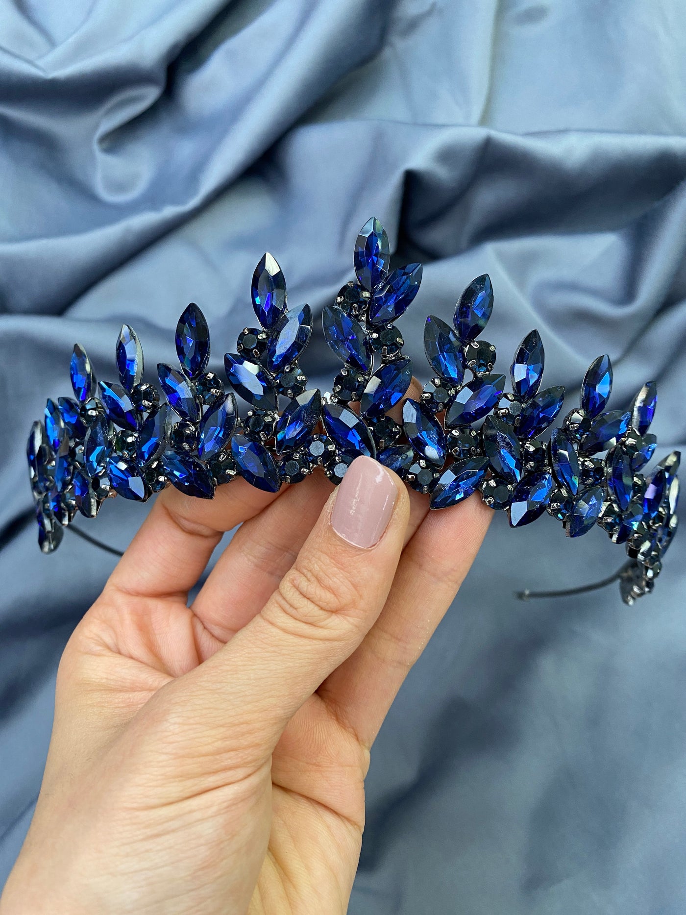 Wedding tiara, Wedding Crown , Princess Crown, Crystal tiara,Bridal Crown, Bridal tiara, Christmas gifts, gifts for her,  black Friday sale